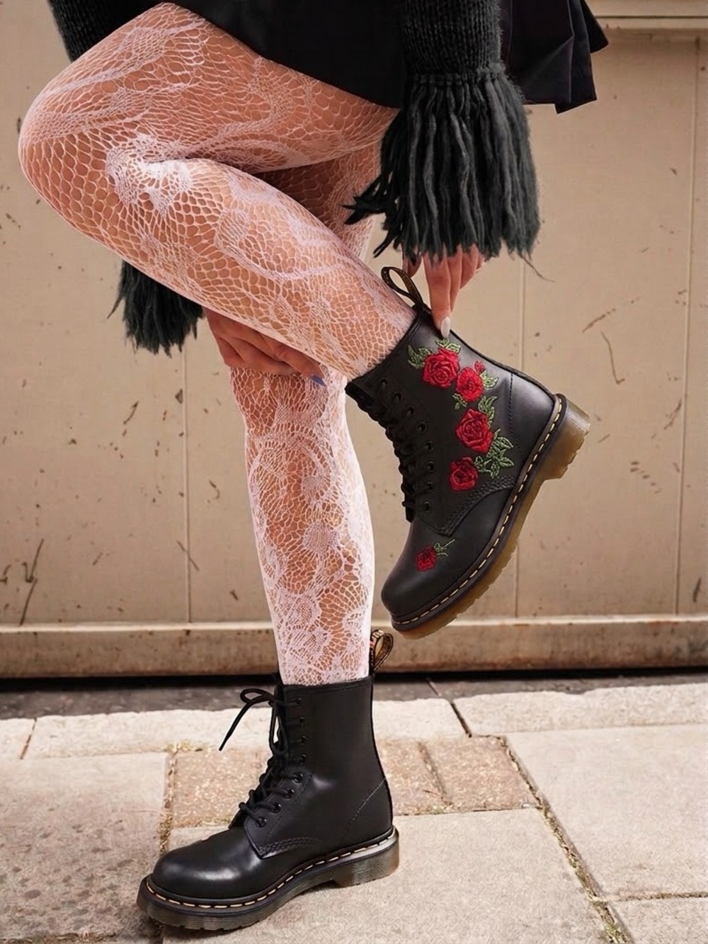 Dr. Martens 1460 Vonda Rose Embroidered Leather Combat Boots Black Size 9